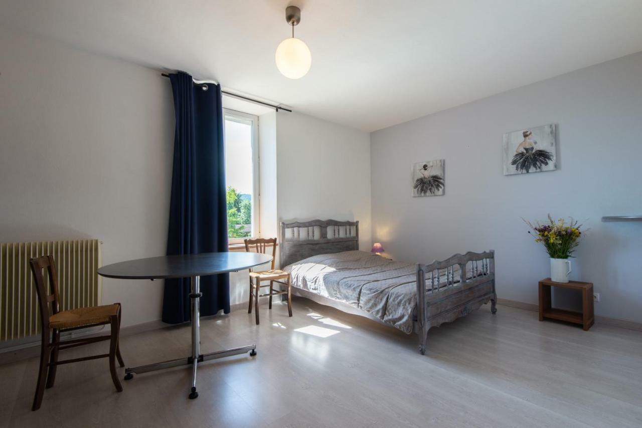 Gite La Janiat Montigny-sur-l'Ain المظهر الخارجي الصورة